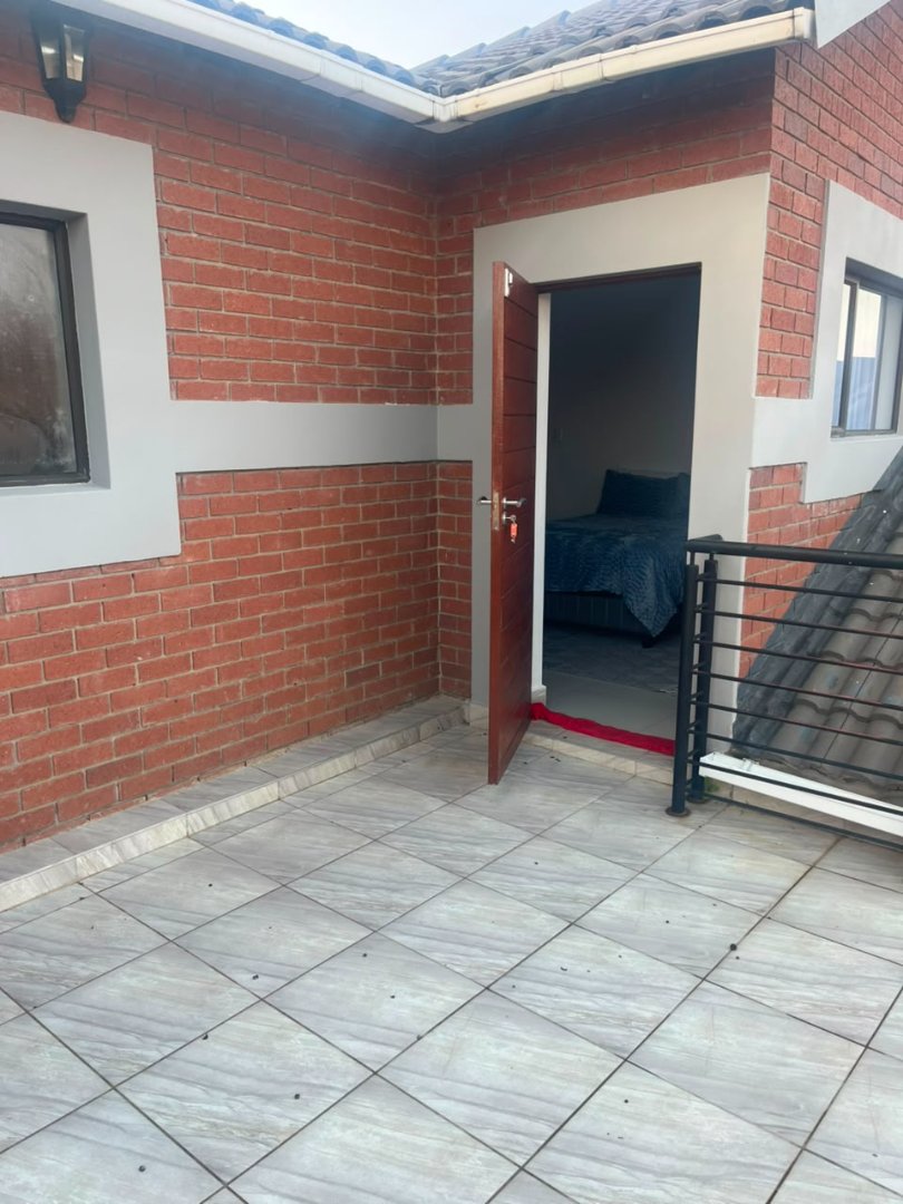 4 Bedroom Property for Sale in Heuwelsig Free State